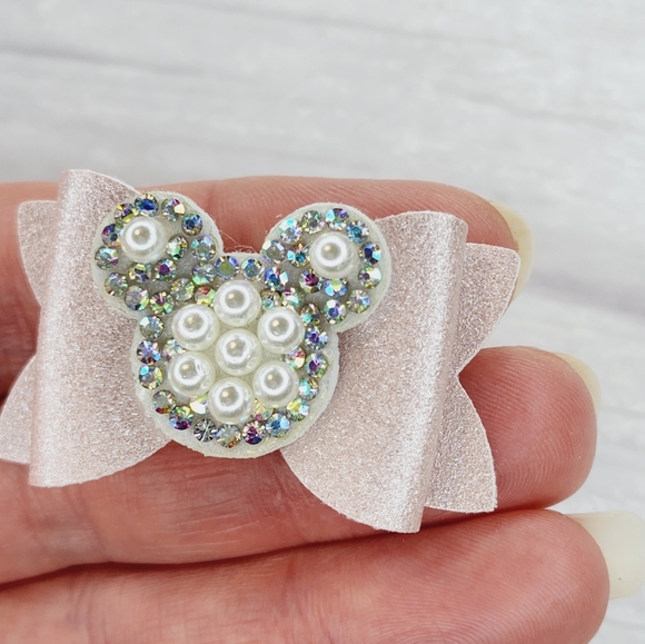 Pretty as a Pink Pearl Band Bow - Picture 3 of 4